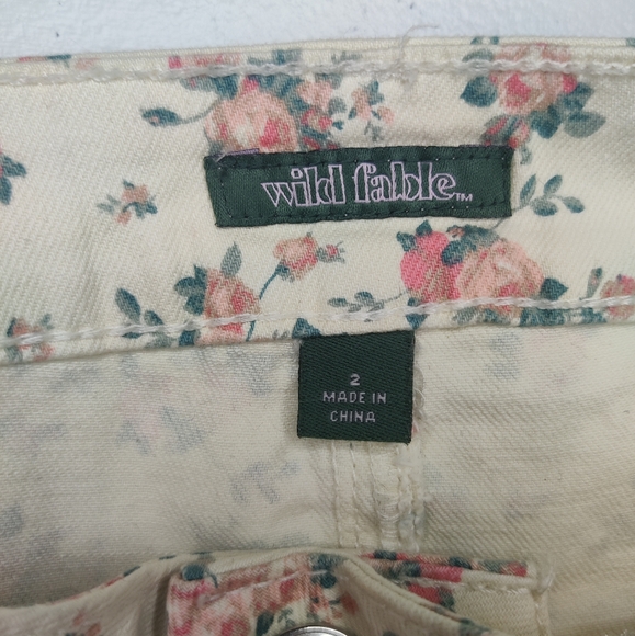Wild Fable Cream color miniskirt with pink flowers size 2 - Picture 3 of 3